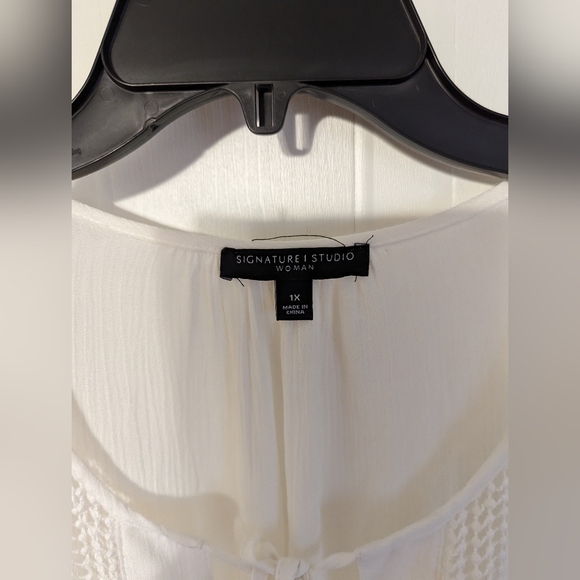 Signature Studio Top.    49 - Picture 3 of 4